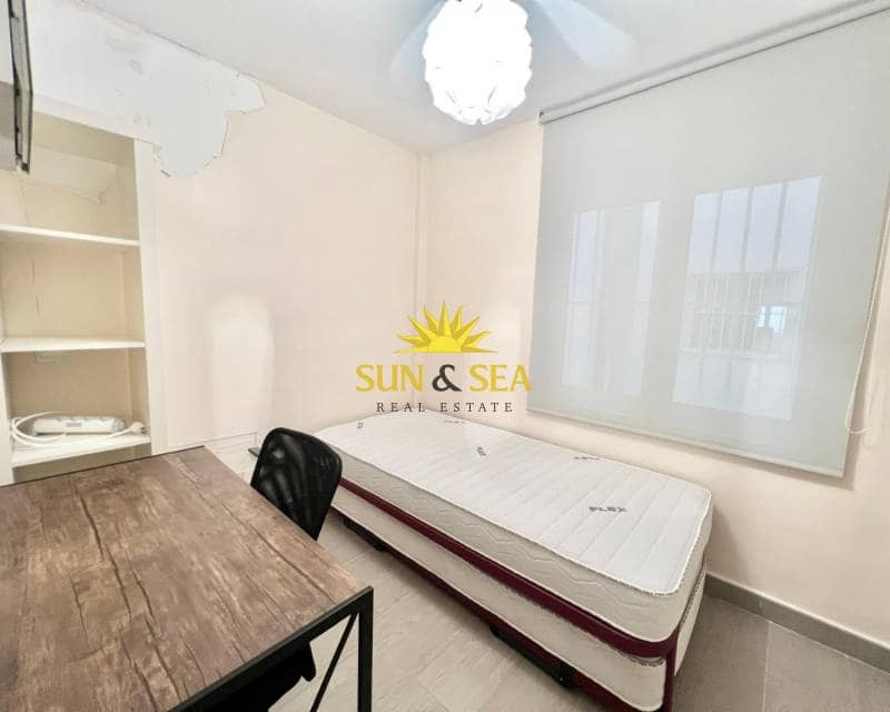 3 bedroom Apartment for rent in Torrevieja - € 1,300 (Ref: 9131036)