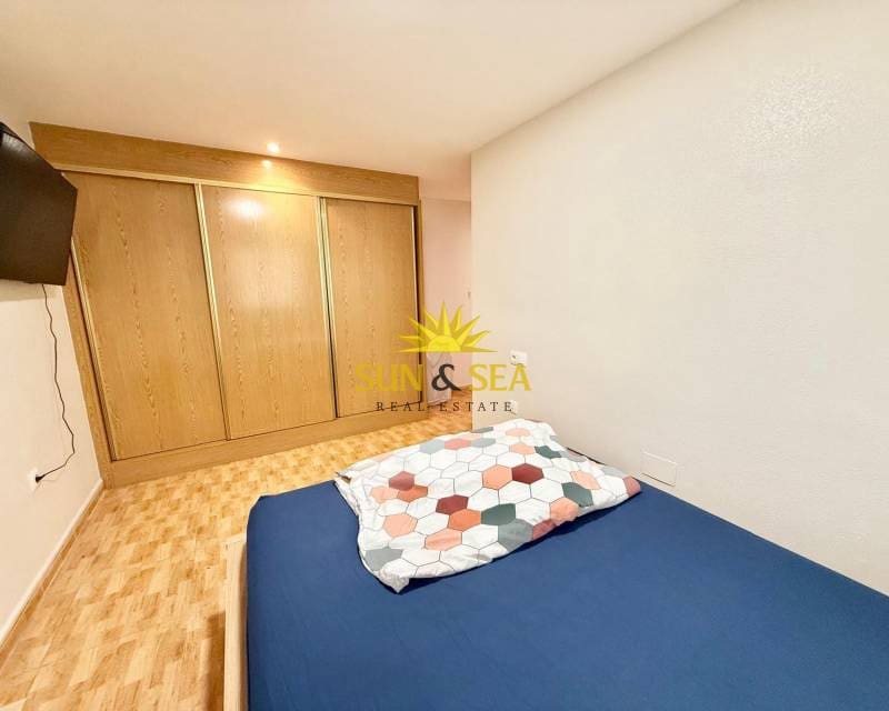 3 sovrum Lägenhet att hyra i Torrevieja med garage - 1 200 € (Ref: 9133134)