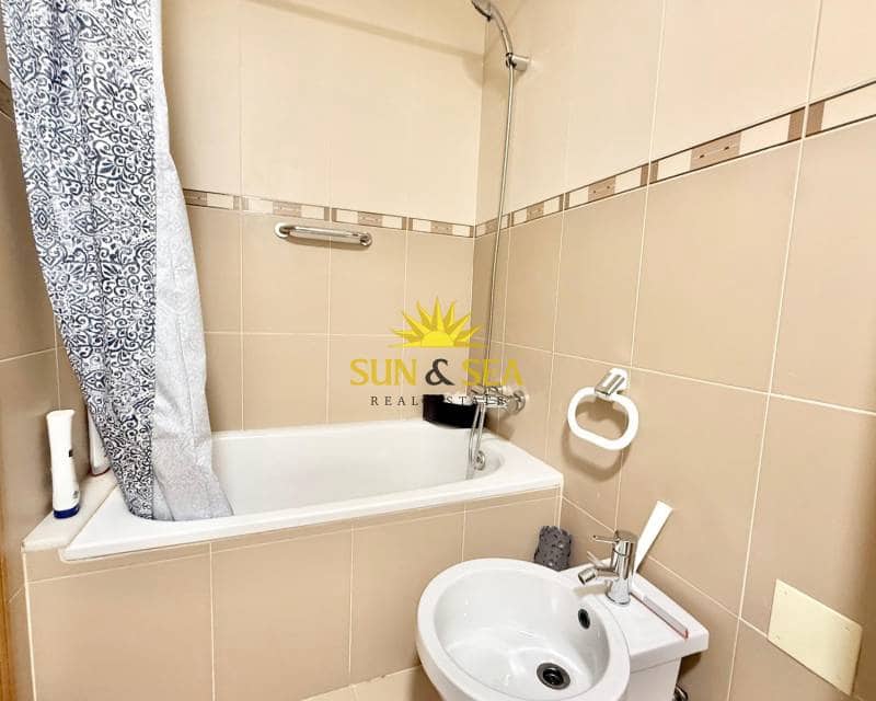 3 sovrum Lägenhet att hyra i Torrevieja med garage - 1 200 € (Ref: 9133134)