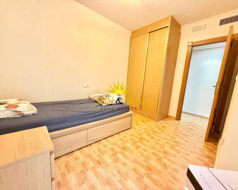 3 sovrum Lägenhet att hyra i Torrevieja med garage - 1 200 € (Ref: 9133134)