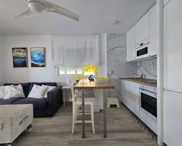 2 slaapkamer Appartement te huur in La Manga del Mar Menor met zwembad garage - € 800 (Ref: 9133665)