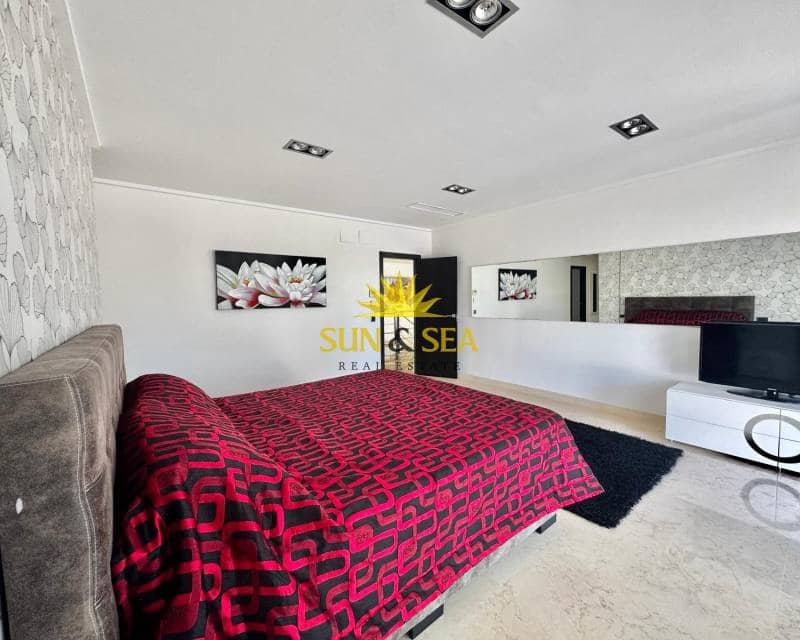 6 chambre Villa/Maison à vendre à Cabo Roig avec piscine garage - 1 990 000 € (Ref: 9133813)