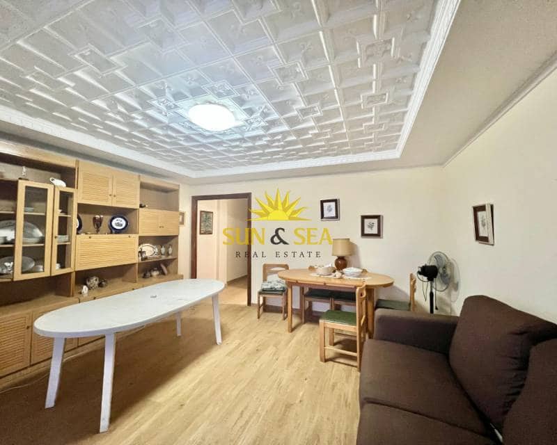 Apartamento de 3 habitaciones en Torrevieja en venta con piscina garaje - 250.000 € (Ref: 9137516)