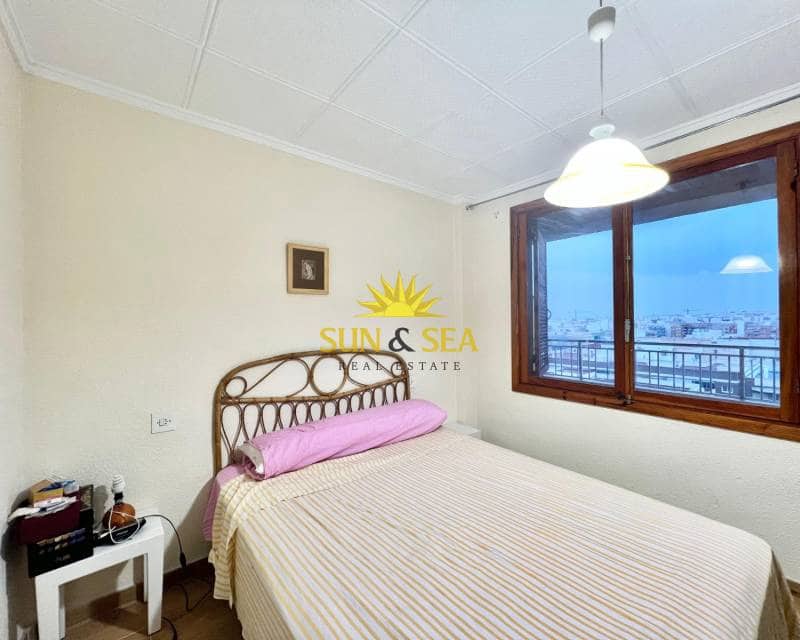 Apartamento de 3 habitaciones en Torrevieja en venta con piscina garaje - 250.000 € (Ref: 9137516)