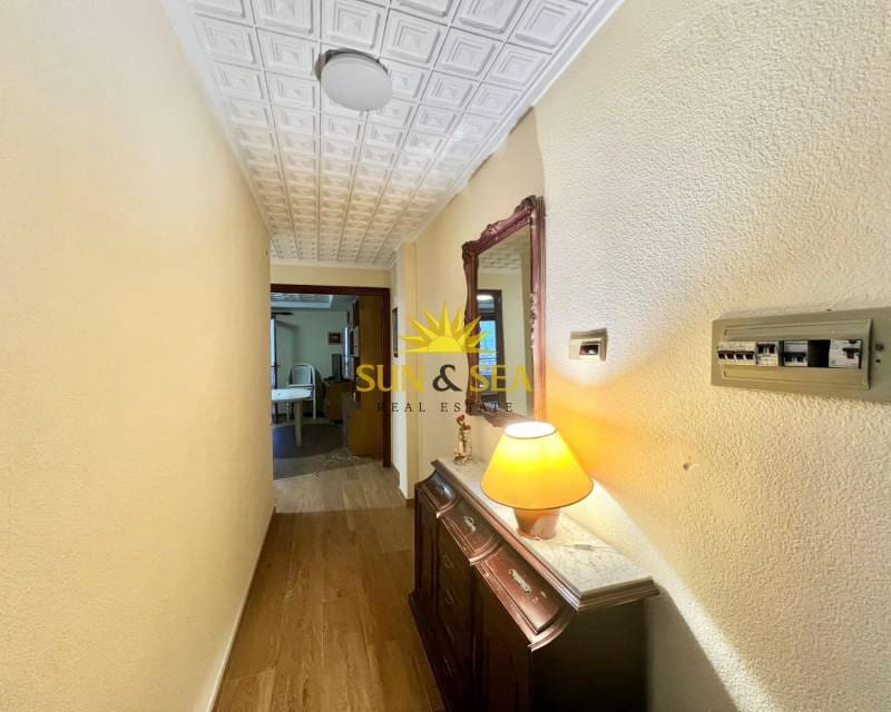 Apartamento de 3 habitaciones en Torrevieja en venta con piscina garaje - 250.000 € (Ref: 9137516)