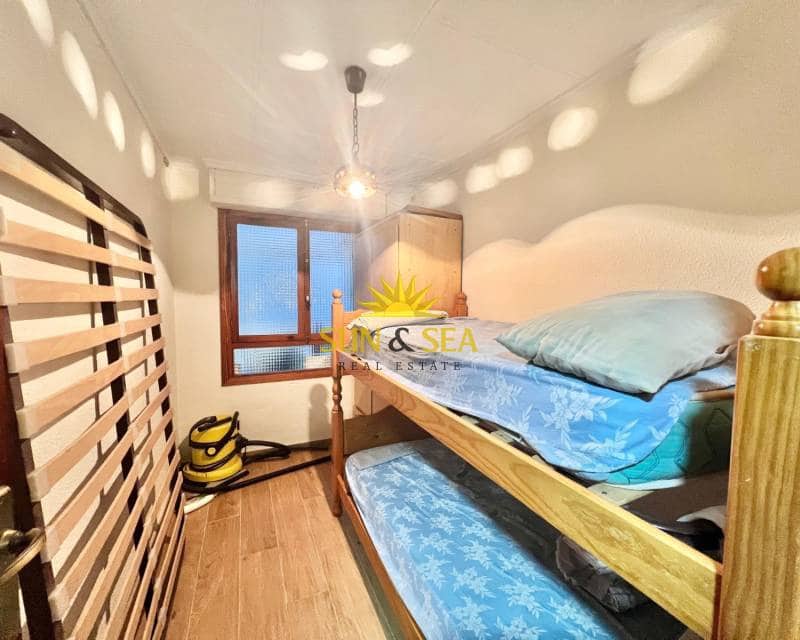 Apartamento de 3 habitaciones en Torrevieja en venta con piscina garaje - 250.000 € (Ref: 9137516)