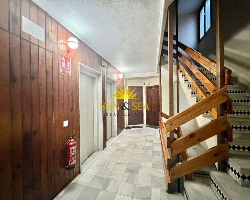 Apartamento de 3 habitaciones en Torrevieja en venta con piscina garaje - 250.000 € (Ref: 9137516)