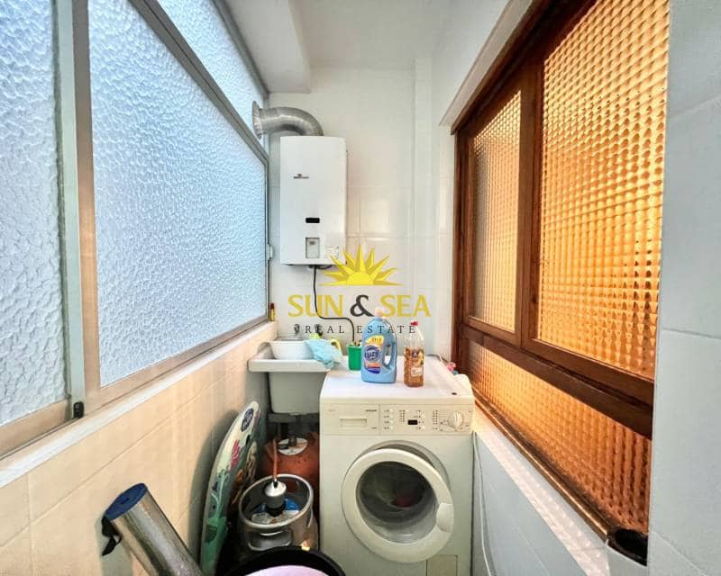 Apartamento de 3 habitaciones en Torrevieja en venta con piscina garaje - 250.000 € (Ref: 9137516)