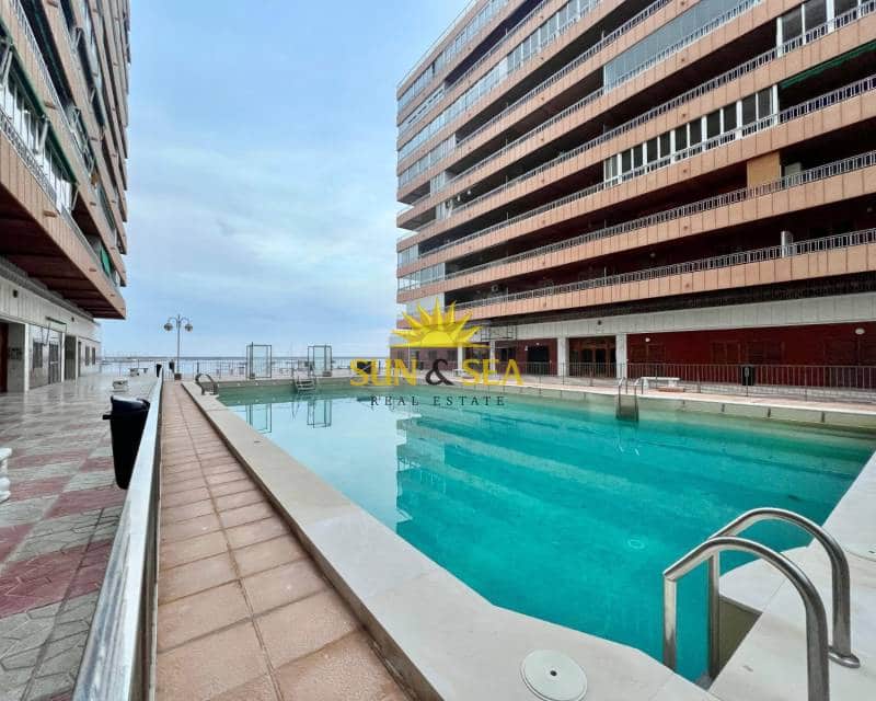Apartamento de 3 habitaciones en Torrevieja en venta con piscina garaje - 250.000 € (Ref: 9137516)