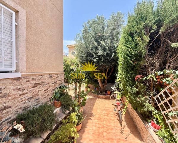3 bedroom Villa for rent in Centro, Torrevieja with garage - € 1,300 (Ref: 9138287)