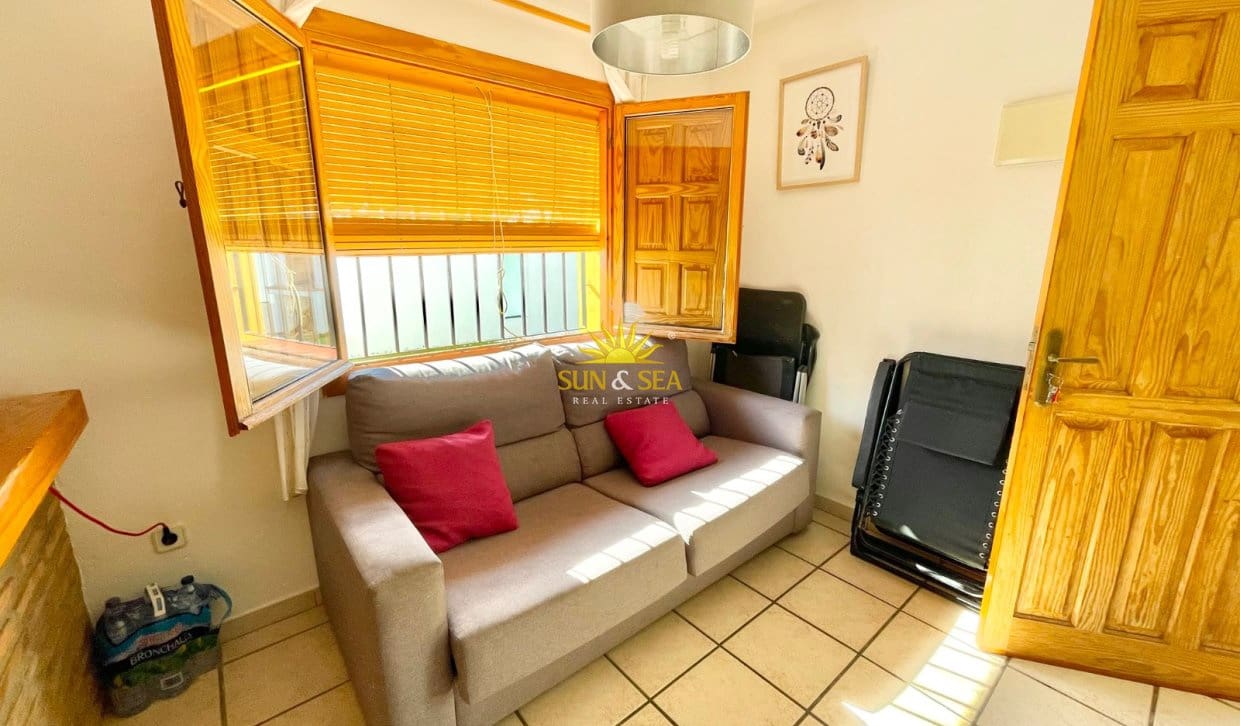 3 soveværelse Villa til leje i Torre de la Horadada med garage - € 800 (Ref: 9138495)