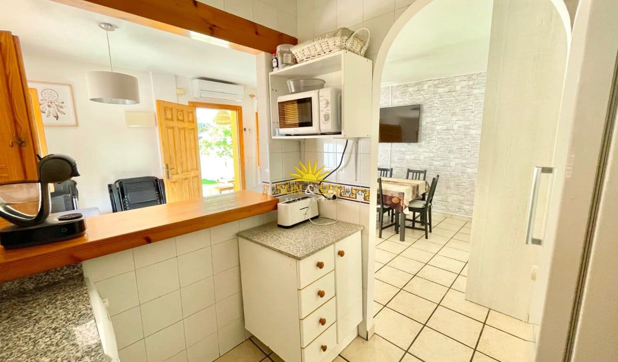 3 soveværelse Villa til leje i Torre de la Horadada med garage - € 800 (Ref: 9138495)