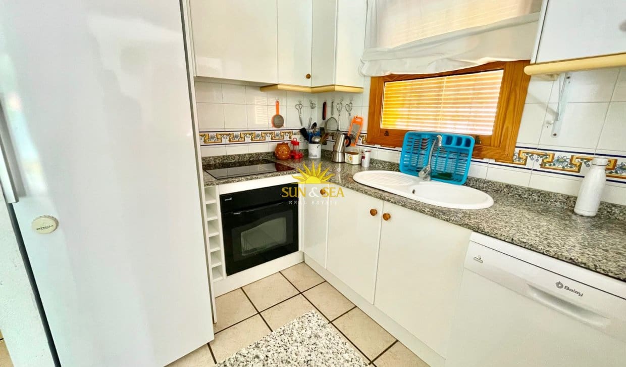 3 soveværelse Villa til leje i Torre de la Horadada med garage - € 800 (Ref: 9138495)