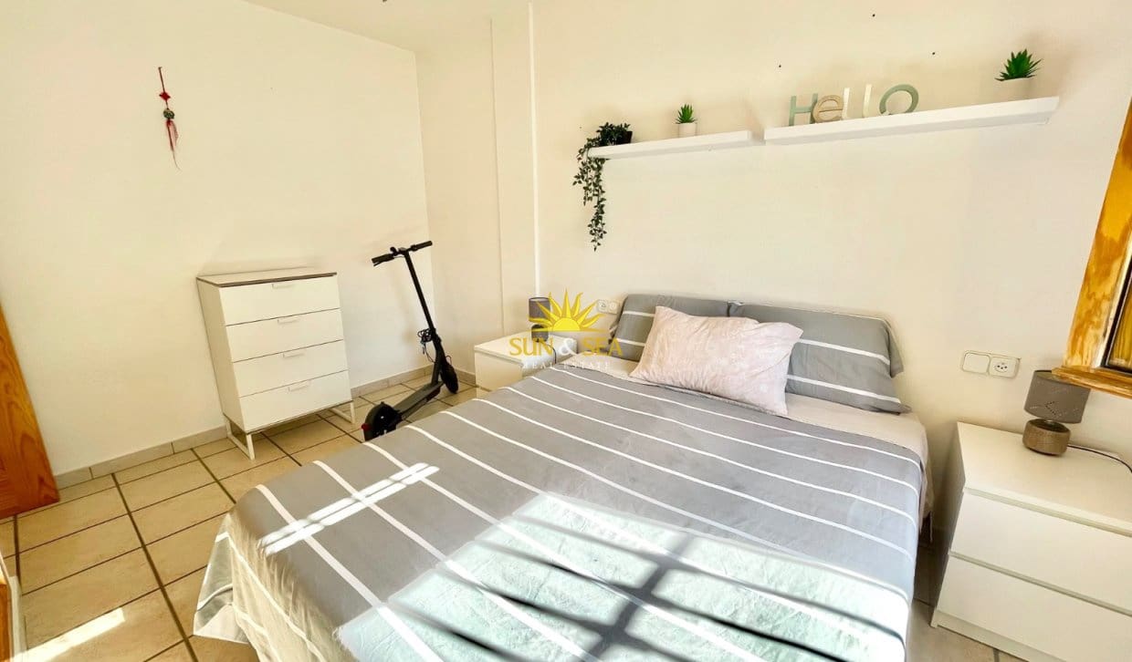 3 soveværelse Villa til leje i Torre de la Horadada med garage - € 800 (Ref: 9138495)