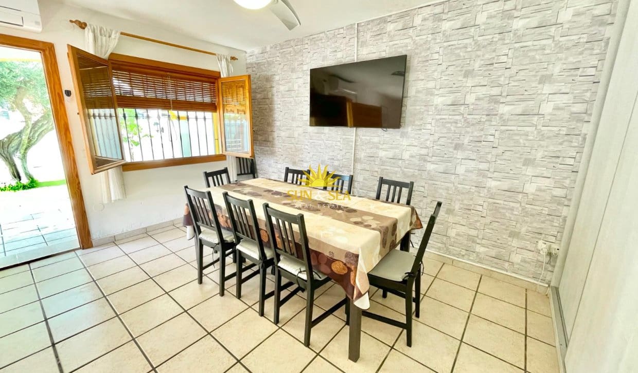 3 soveværelse Villa til leje i Torre de la Horadada med garage - € 800 (Ref: 9138495)