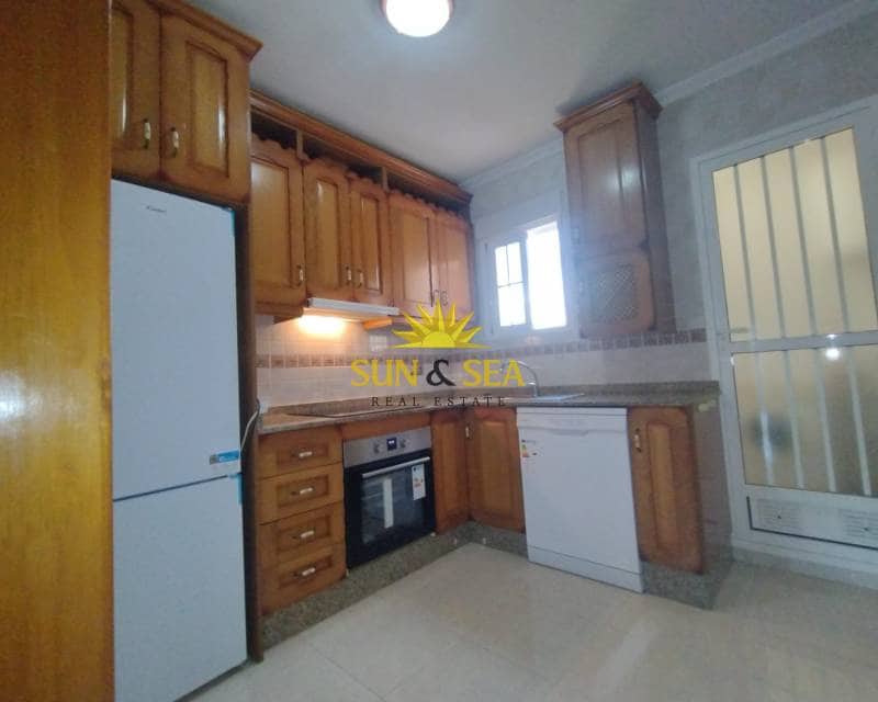 2 soveværelse Lejlighed til leje i Orihuela Costa med swimmingpool - € 900 (Ref: 9141134)