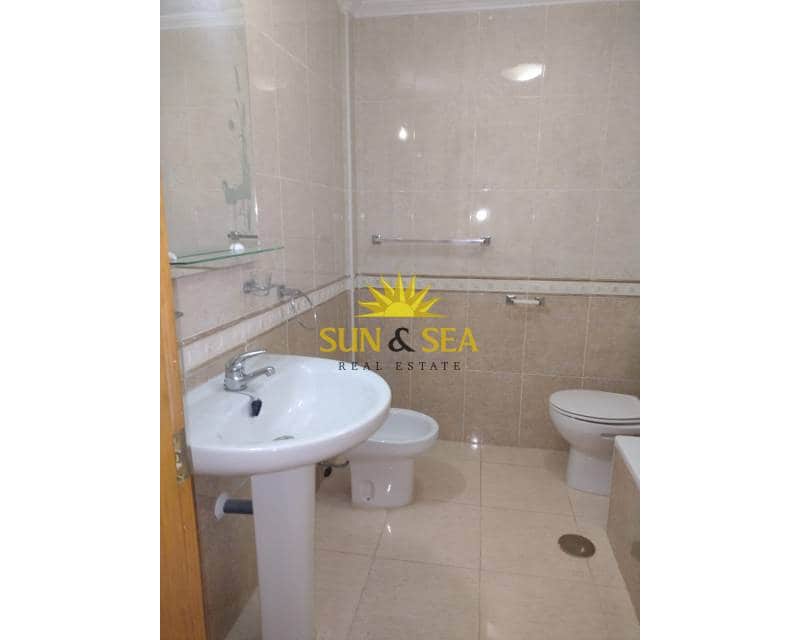 2 soveværelse Lejlighed til leje i Orihuela Costa med swimmingpool - € 900 (Ref: 9141134)