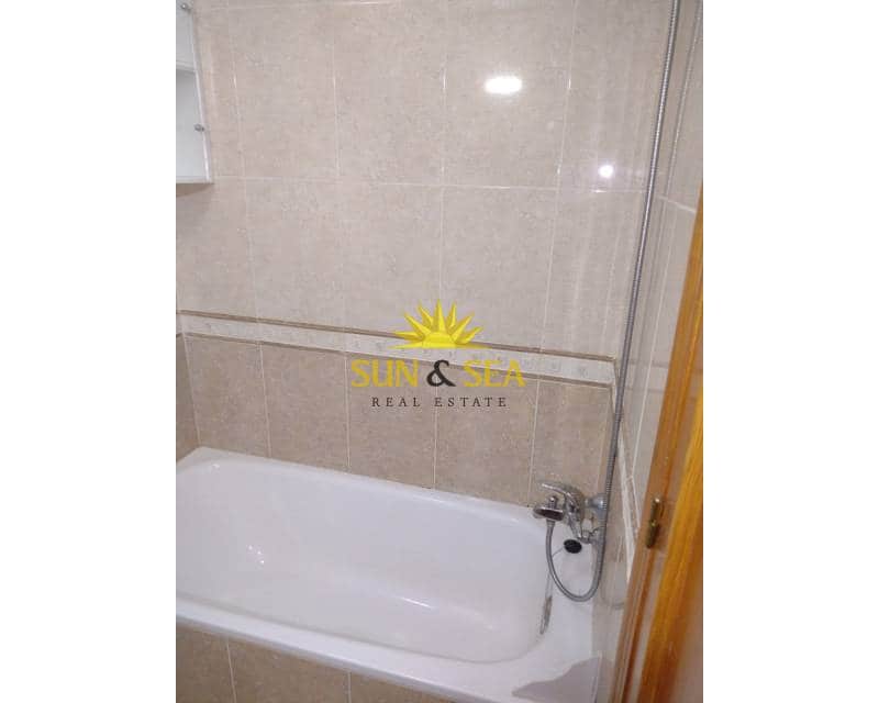 2 soveværelse Lejlighed til leje i Orihuela Costa med swimmingpool - € 900 (Ref: 9141134)