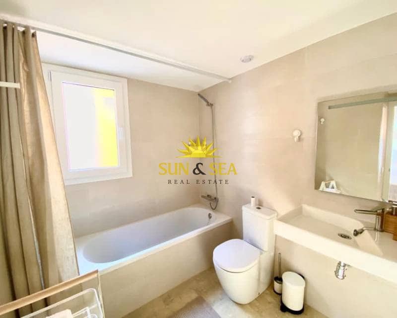 3 soveværelse Lejlighed til leje i Punta Prima med swimmingpool garage - € 1.500 (Ref: 9142461)