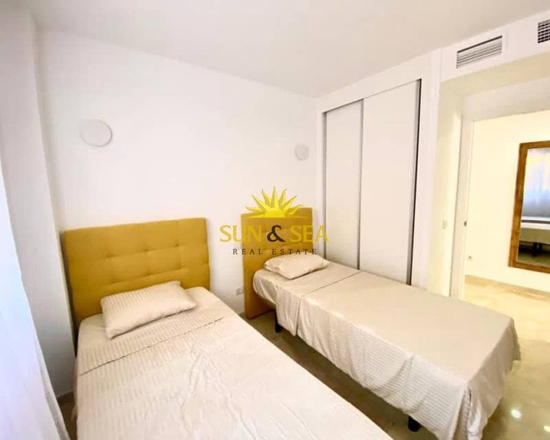 3 soveværelse Lejlighed til leje i Punta Prima med swimmingpool garage - € 1.500 (Ref: 9142461)