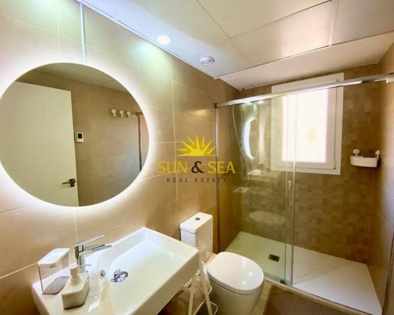 3 soveværelse Lejlighed til leje i Punta Prima med swimmingpool garage - € 1.500 (Ref: 9142461)