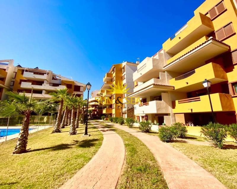 3 soveværelse Lejlighed til leje i Punta Prima med swimmingpool garage - € 1.500 (Ref: 9142461)