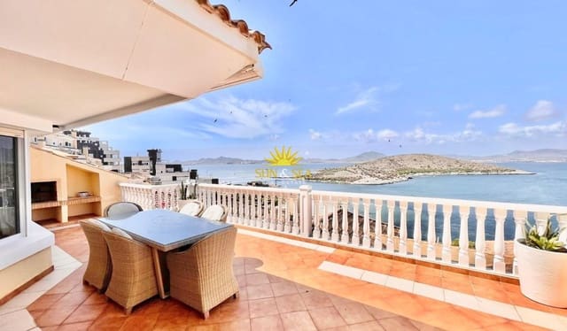 4 slaapkamer Villa voor vakantieverhuur in La Manga del Mar Menor met zwembad garage - € 2.500 (Ref: 9148567)