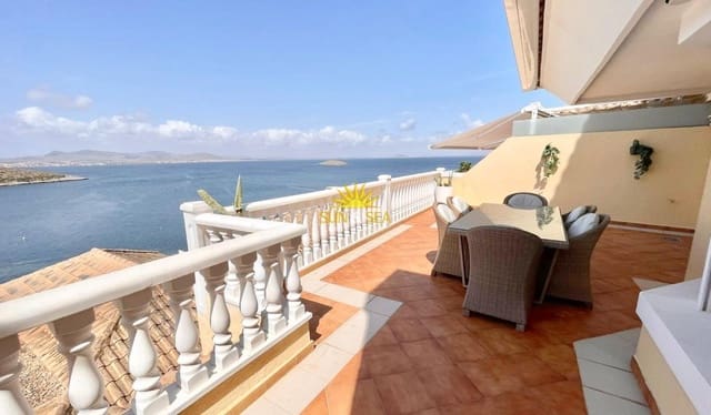 4 slaapkamer Villa voor vakantieverhuur in La Manga del Mar Menor met zwembad garage - € 2.500 (Ref: 9148567)