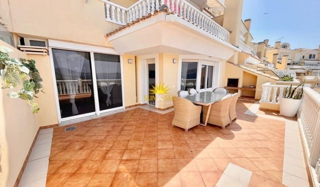 4 slaapkamer Villa voor vakantieverhuur in La Manga del Mar Menor met zwembad garage - € 2.500 (Ref: 9148567)