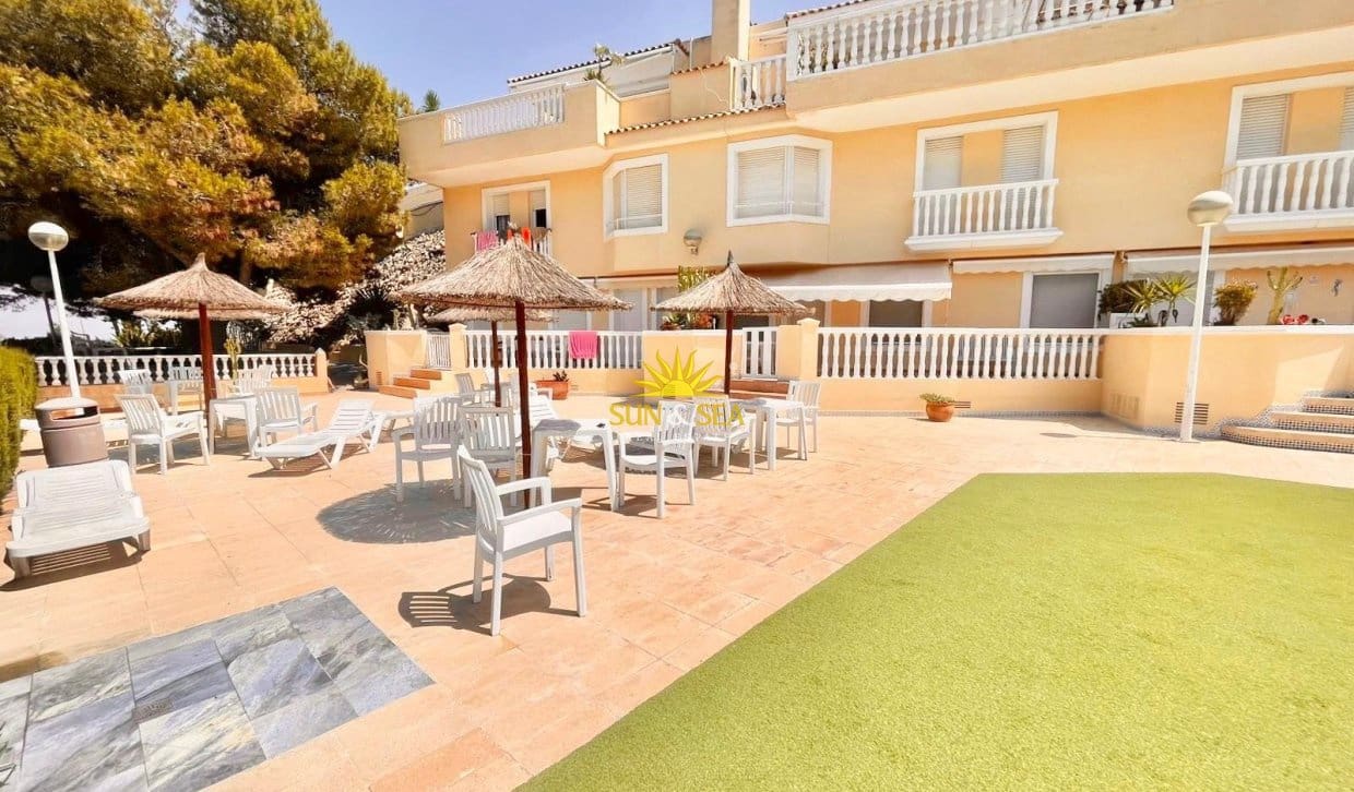 4 bedroom Villa for holiday rental in La Manga del Mar Menor with pool garage - € 2,500 (Ref: 9148567)
