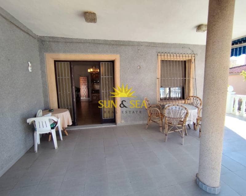 4 bedroom Villa for sale in Torrevieja with garage - € 330,000 (Ref: 9150738)
