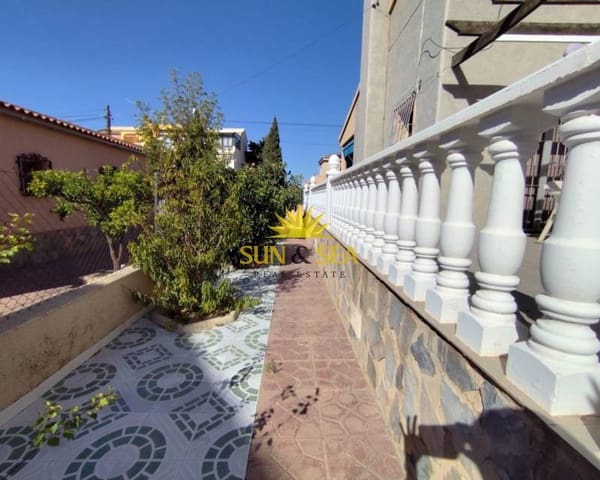 4 bedroom Villa for sale in Centro, Torrevieja with garage - € 330,000 (Ref: 9150738)