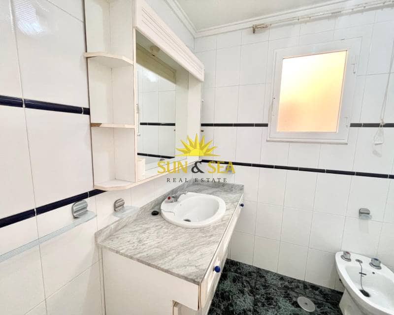 2 bedroom Apartment for rent in Torrevieja with pool garage - € 700 (Ref: 9151562)