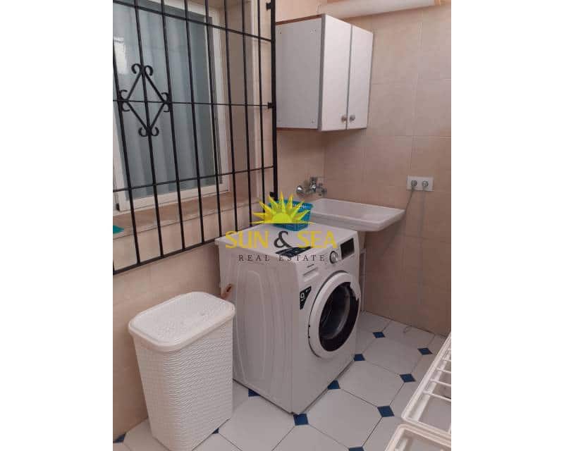 2 Zimmer Villa zu vermieten in La Manga del Mar Menor mit Pool Garage - 870 € (Ref: 9170727)