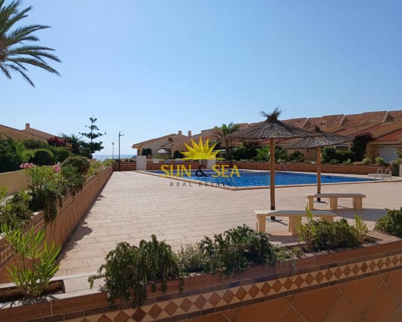 2 Zimmer Villa zu vermieten in La Manga del Mar Menor mit Pool Garage - 870 € (Ref: 9170727)