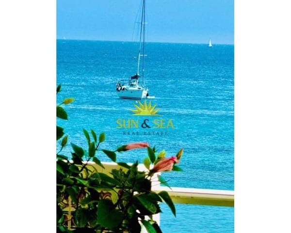 3 soveværelse Lejlighed til leje i La Manga del Mar Menor med swimmingpool - € 850 (Ref: 9175699)