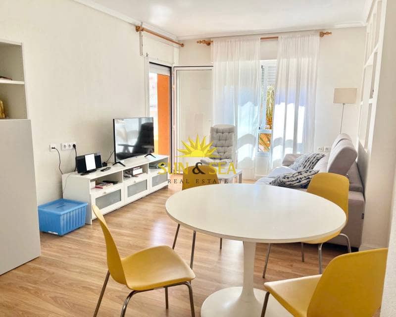 3 sovrum Lägenhet att hyra i Torrevieja - 800 € (Ref: 9181350)