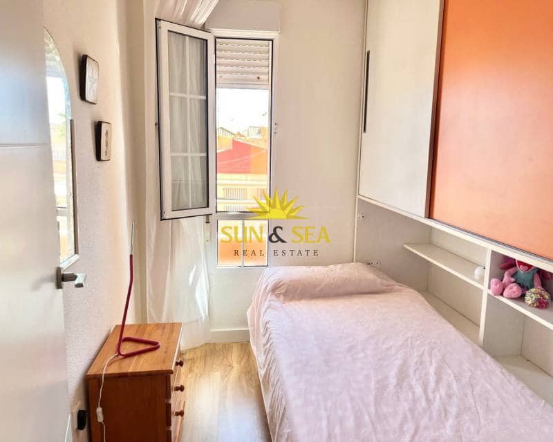 3 sovrum Lägenhet att hyra i Torrevieja - 800 € (Ref: 9181350)