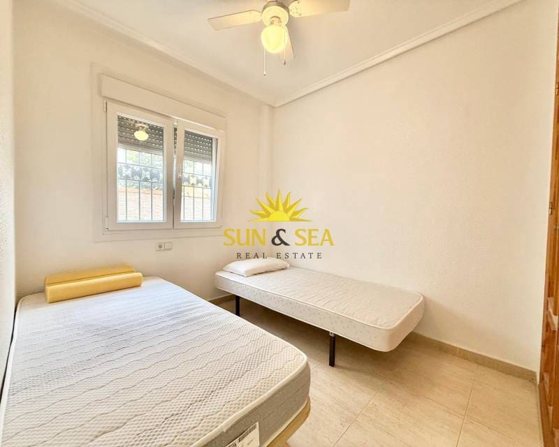 Appartement de 2 chambres à louer à San Fulgencio avec piscine - 750 € (Ref: 9181992)