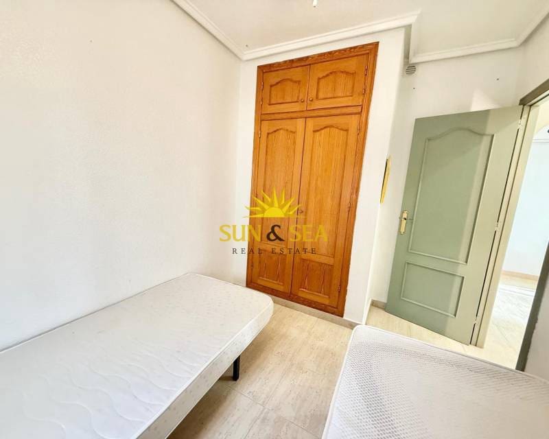 Appartement de 2 chambres à louer à San Fulgencio avec piscine - 750 € (Ref: 9181992)