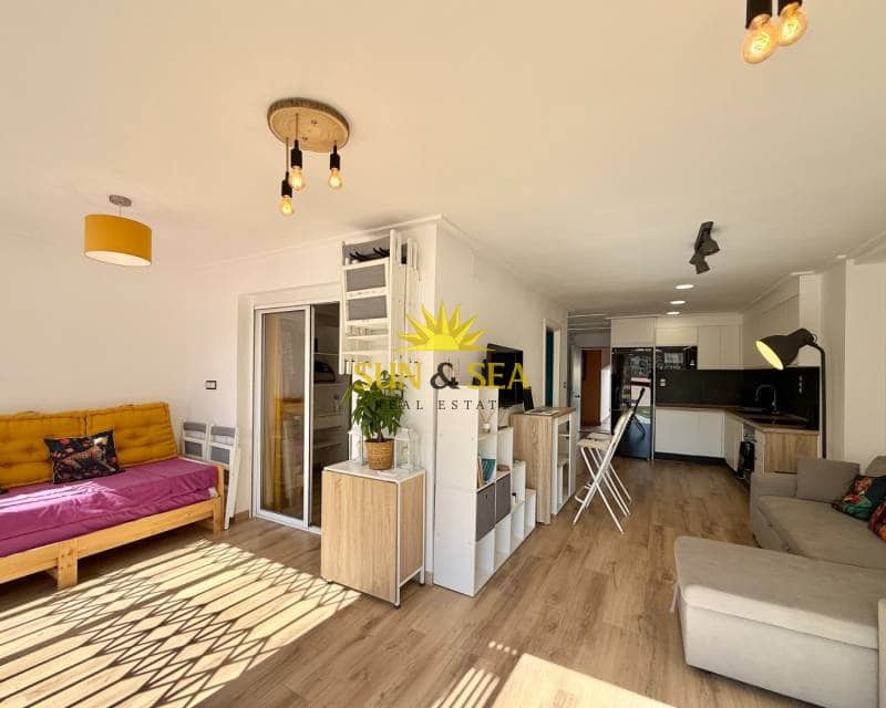 1 soveværelse Lejlighed til leje i Torrevieja - € 750 (Ref: 9184017)