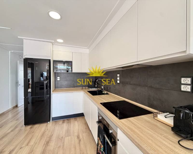 1 soveværelse Lejlighed til leje i Torrevieja - € 750 (Ref: 9184017)