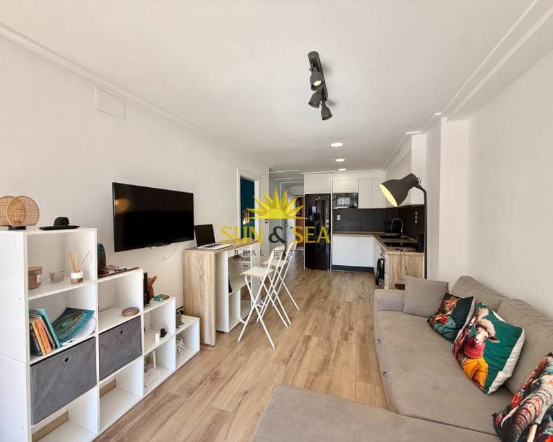 1 soveværelse Lejlighed til leje i Torrevieja - € 750 (Ref: 9184017)