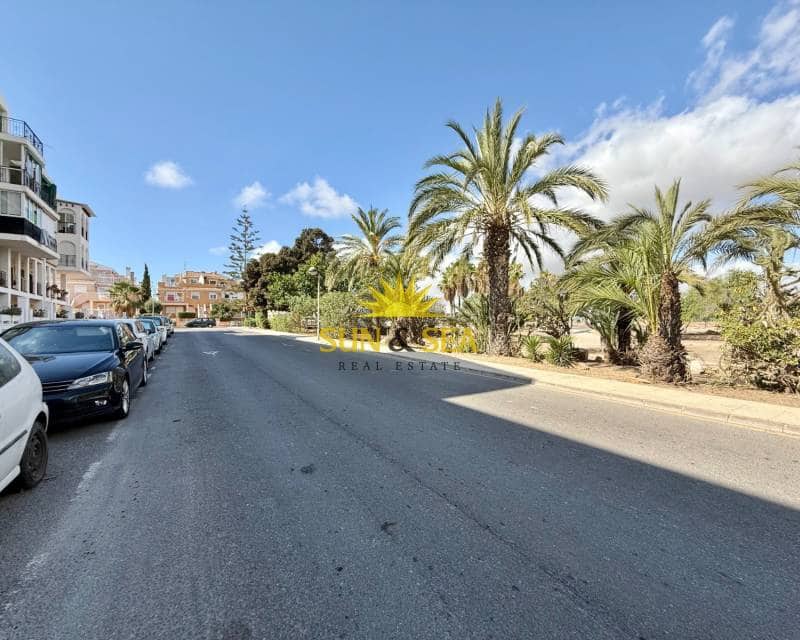 1 soveværelse Lejlighed til leje i Torrevieja - € 750 (Ref: 9184017)