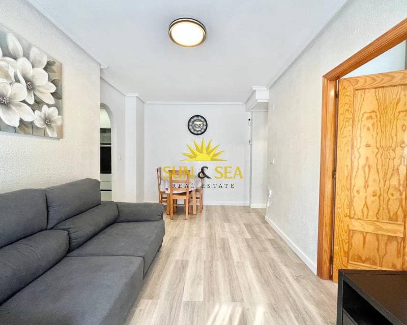 2 soverom Leilighet til leie i Torrevieja - € 800 (Ref: 9184740)