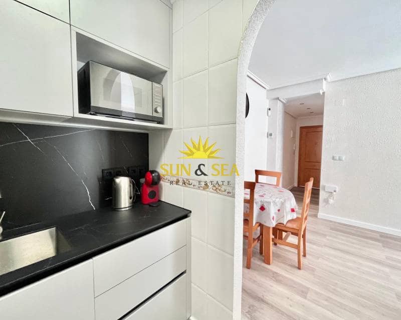 2 soverom Leilighet til leie i Torrevieja - € 800 (Ref: 9184740)