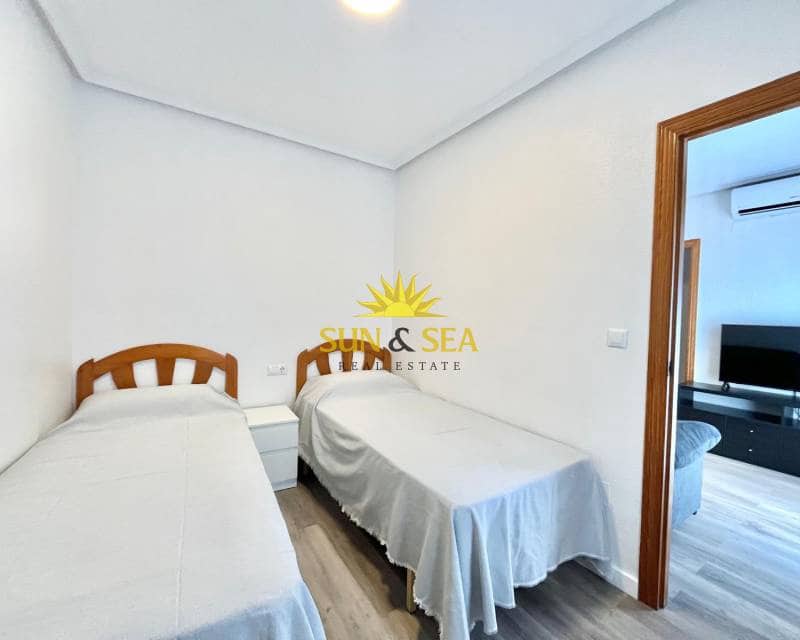 2 soverom Leilighet til leie i Torrevieja - € 800 (Ref: 9184740)