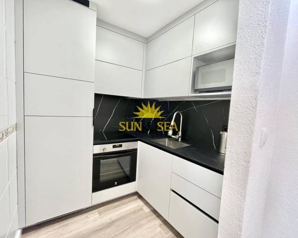 2 soverom Leilighet til leie i Las Piscinas Naturales, Torrevieja - € 800 (Ref: 9184740)