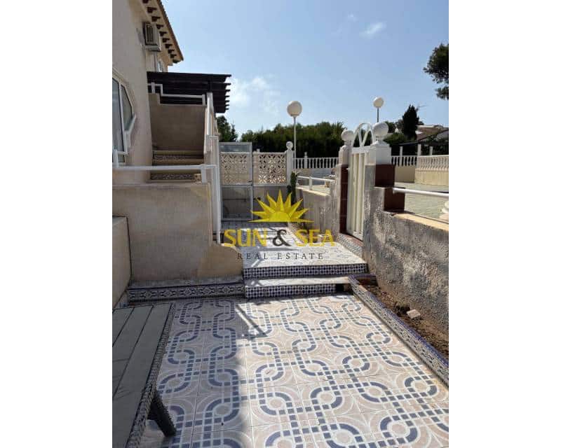 2 soveværelse Byhus til salg i Punta Prima med swimmingpool - € 170.000 (Ref: 9184907)