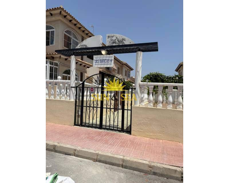 2 soveværelse Byhus til salg i Punta Prima med swimmingpool - € 170.000 (Ref: 9184907)